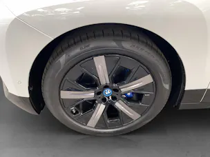 BMW iX M60