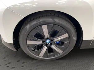 BMW iX M60