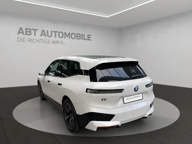 BMW iX M60