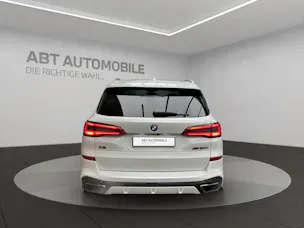 BMW X5 xDriveM50i