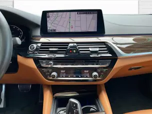 BMW M550i xDrive SAG
