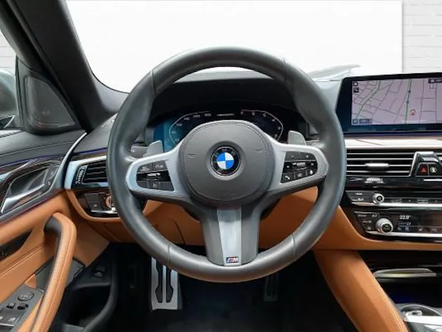 BMW M550i xDrive SAG