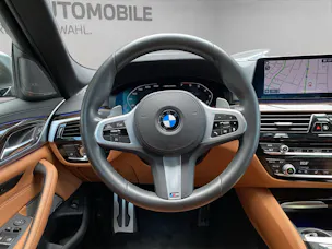 BMW M550i xDrive SAG