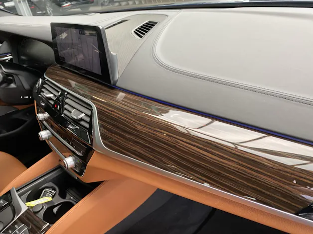 BMW M550i xDrive SAG