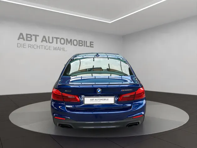 BMW M550i xDrive SAG