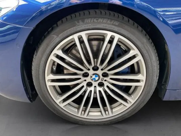 BMW M550i xDrive SAG