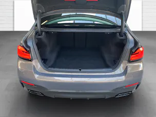 BMW M550i xDrive SAG