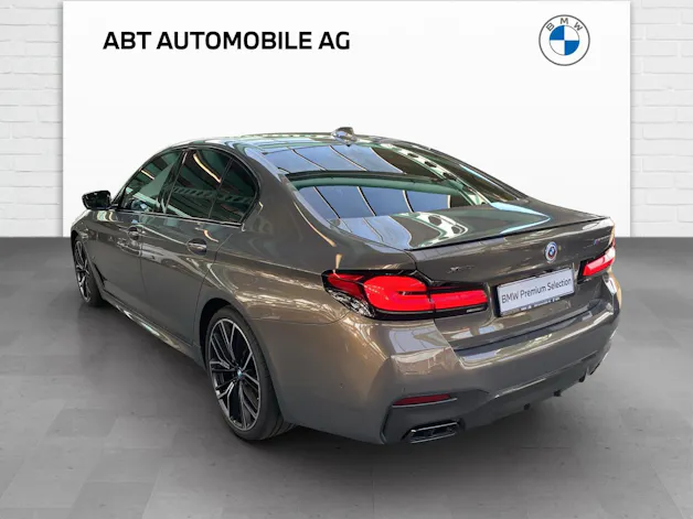 BMW M550i xDrive SAG