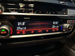 BMW M550i xDrive SAG