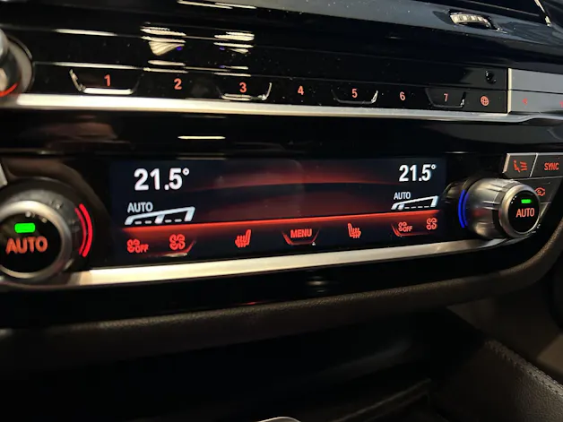 BMW M550i xDrive SAG