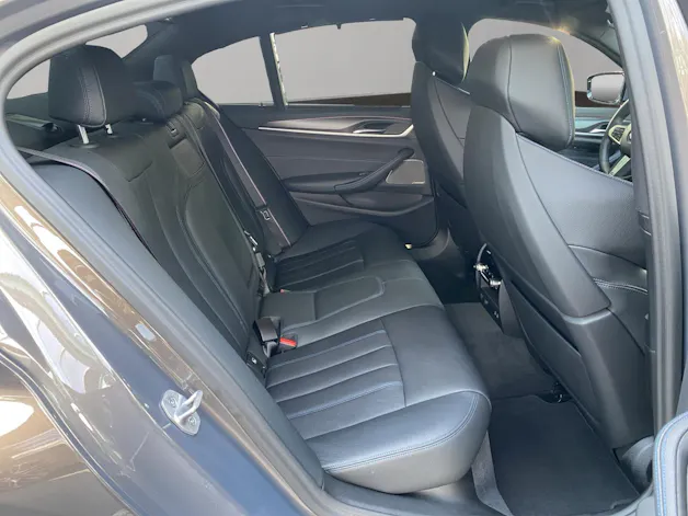 BMW M550i xDrive SAG