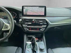 BMW M550i xDrive SAG