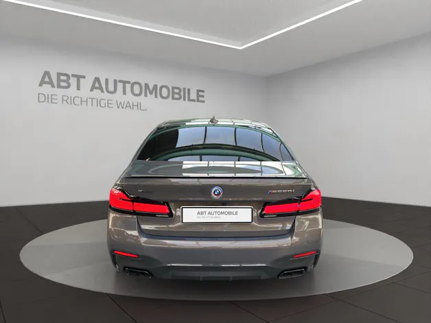 BMW M550i xDrive SAG