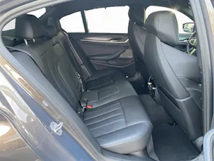 BMW M550i xDrive SAG
