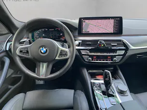 BMW M550i xDrive SAG