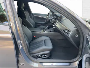 BMW M550i xDrive SAG