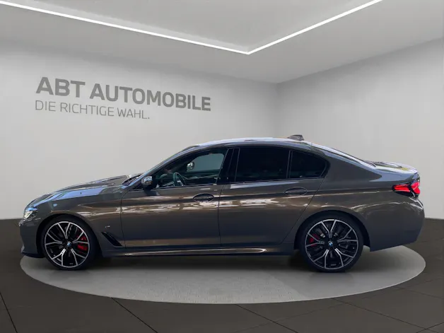 BMW M550i xDrive SAG
