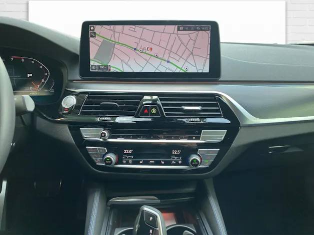 BMW M550i xDrive SAG