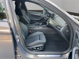 BMW M550i xDrive SAG