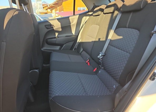 Vehicle image 9 Vehicle image 9