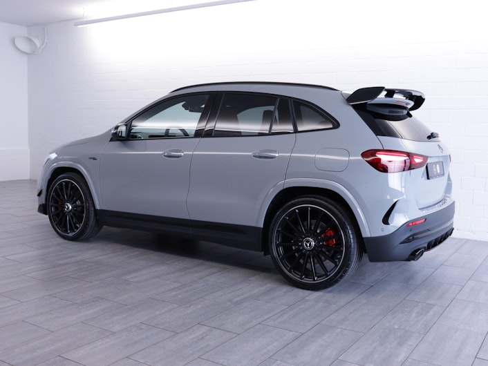 Vehicle image MERCEDES-BENZ GLA 35 AMG