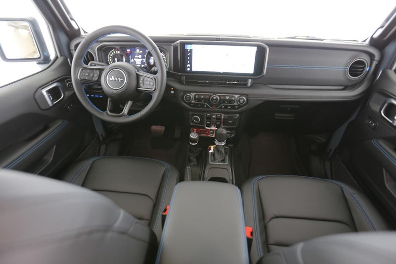 Vehicle image JEEP WRANGLER