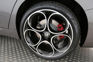 Vehicle image ALFA ROMEO Giulia 2.0 Q4 Veloce