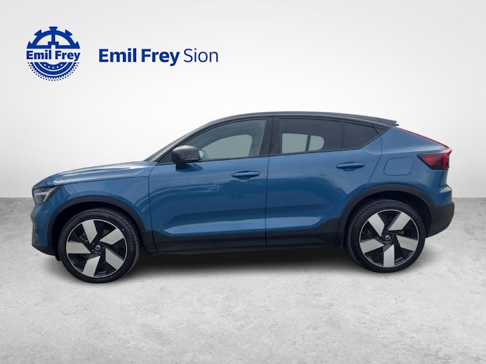 Vehicle image VOLVO C40