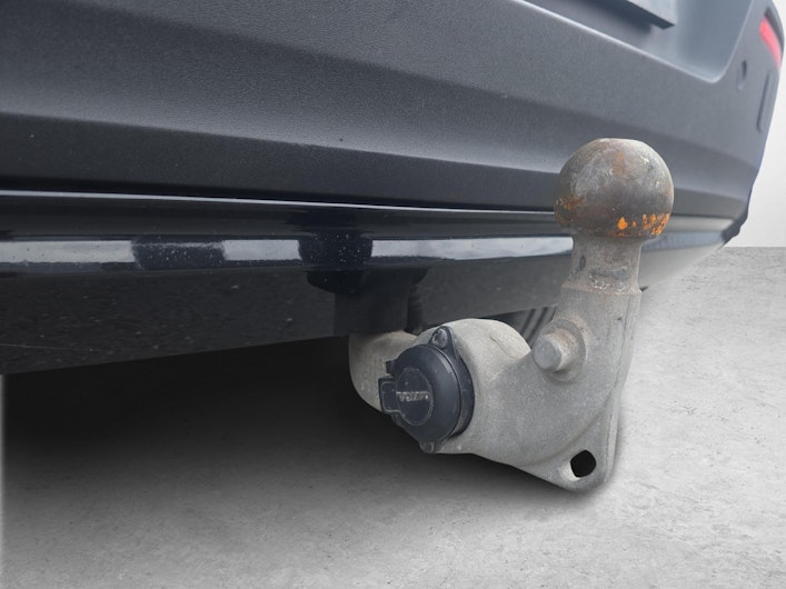 Vehicle image VOLVO C40