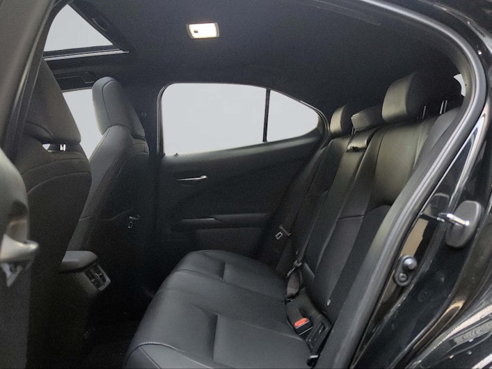 Vehicle image LEXUS UX