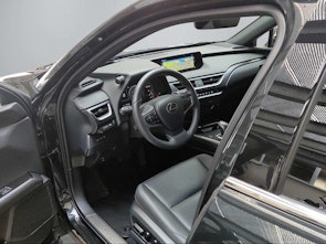 Vehicle image LEXUS UX 300e Excellence