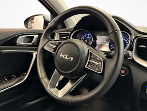 https://vehicle.imgix.net/3876765/55642d5a-c1de-47f6-86fb-3335c6ea6f82.jpg