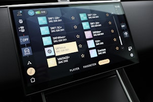 Vehicle image LAND ROVER Range Rover Evoque 1.5 T 270e Dynamic SE