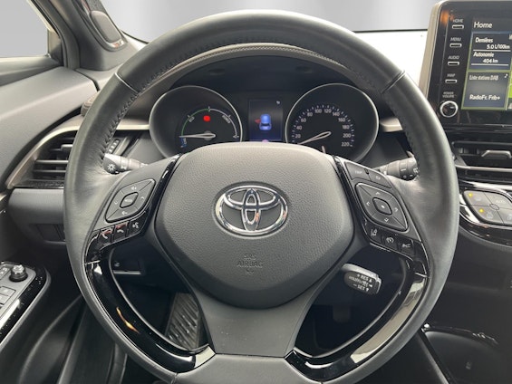 Vehicle image 10