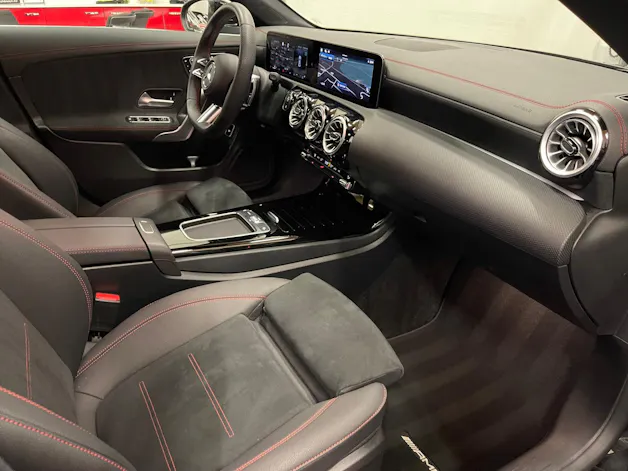 Mercedes-Benz CLA 200 AMG Line