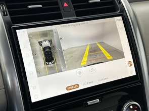 Vehicle image LAND ROVER Discovery 3.0 D I6 300 Metropolitan Edition