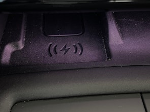 Vehicle image LAND ROVER Discovery 3.0 D I6 300 Metropolitan Edition