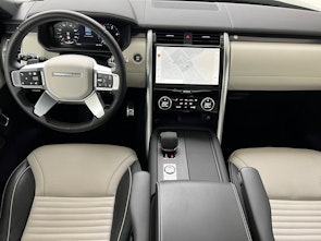 Vehicle image LAND ROVER Discovery 3.0 D I6 300 Metropolitan Edition