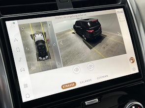 Vehicle image LAND ROVER Discovery 3.0 D I6 300 Metropolitan Edition