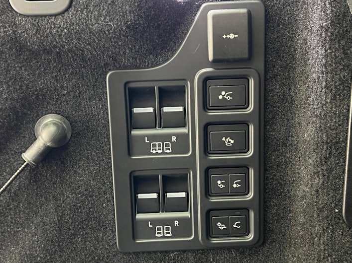 Vehicle image LAND ROVER DISCOVERY