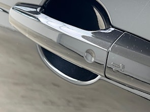 Vehicle image LAND ROVER Discovery 3.0 D I6 300 Metropolitan Edition