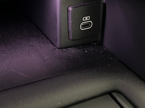 Vehicle image LAND ROVER Discovery 3.0 D I6 300 Metropolitan Edition