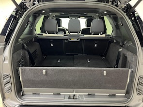 Vehicle image LAND ROVER Discovery 3.0 D I6 300 Metropolitan Edition