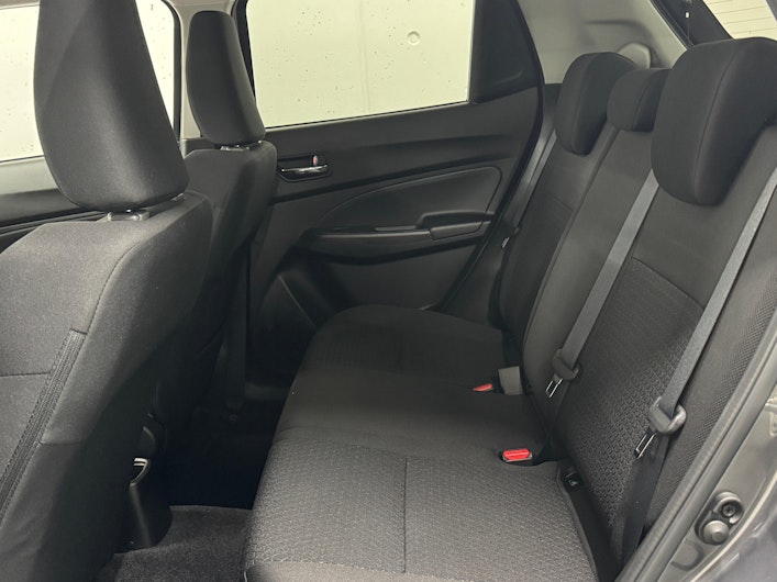 Vehicle image SUZUKI SWIFT