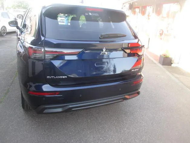 Mitsubishi Outlander 2.4 PHEV Invite 4x4