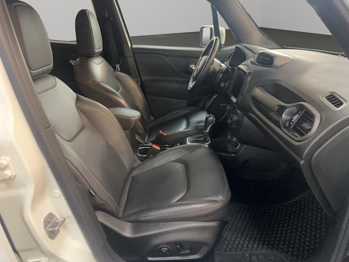 Vehicle image JEEP RENEGADE