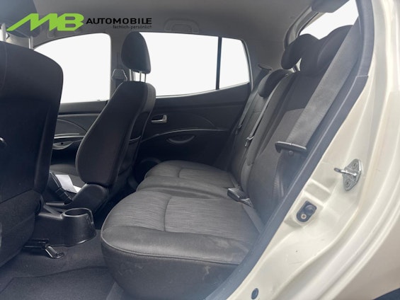 Vehicle image 9 Vehicle image 9