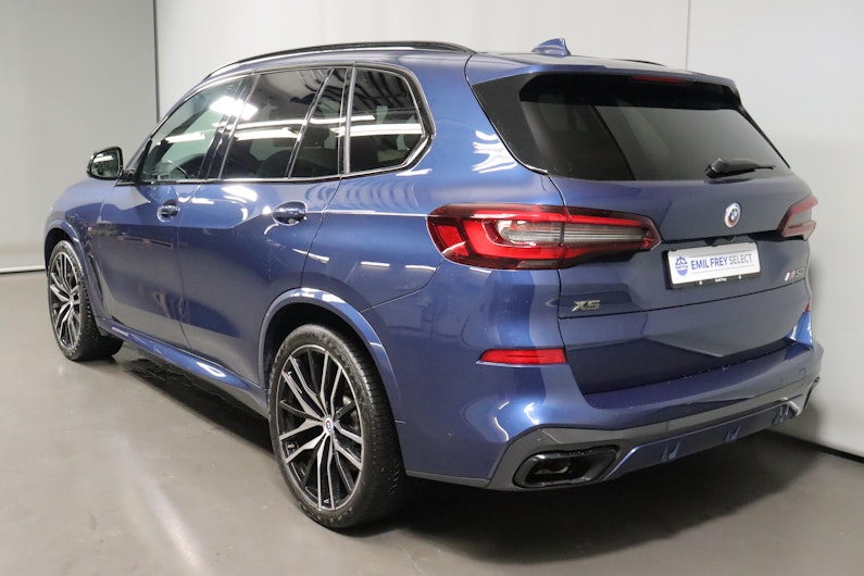 Vehicle image BMW X5