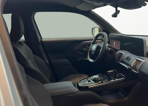 Vehicle image 9 Vehicle image 9