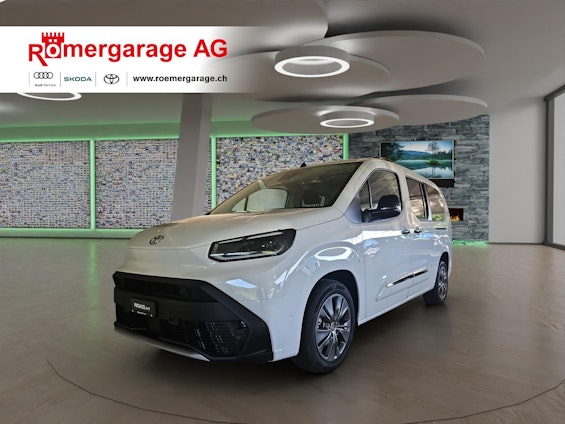 First vehicle image